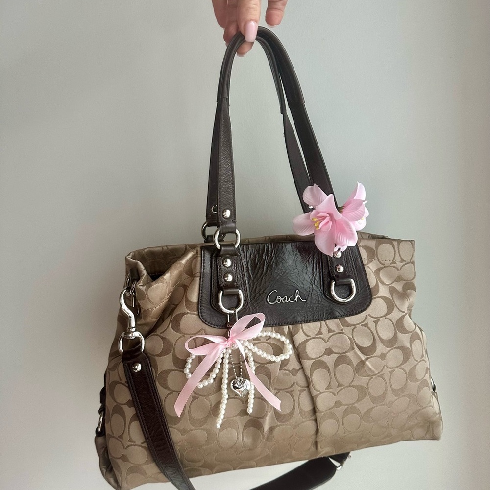 Vintage Coach Canvas Ashley tote bag in brown - Picture 9 of 11